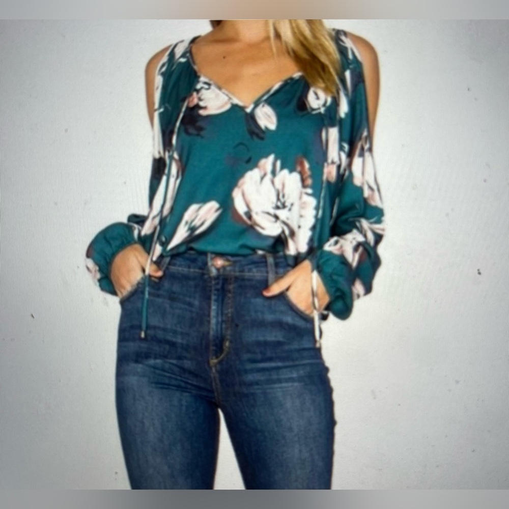 Yumi Kim open shoulder blouse Size XS